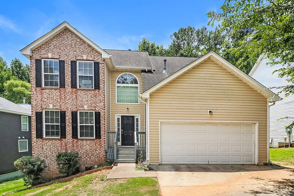 4 bed, 2.5 bath, 2290 sqft, $2,175 — Photo 1