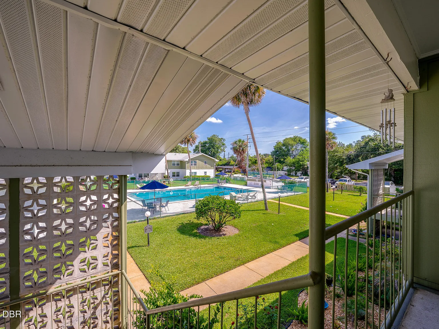 2 bed, 1.0 bath, 784 sqft, $1,350 — Photo 2