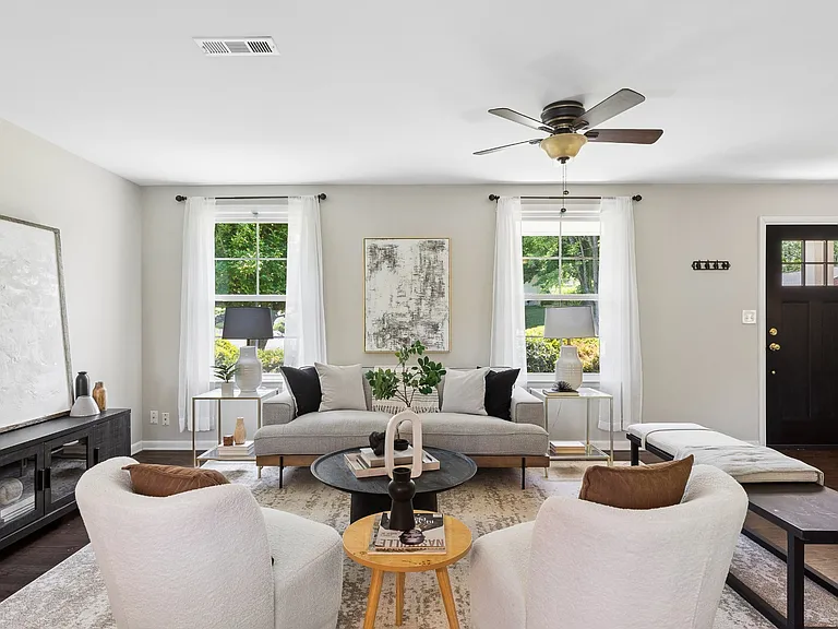340 Binkley Dr — Photo 3
