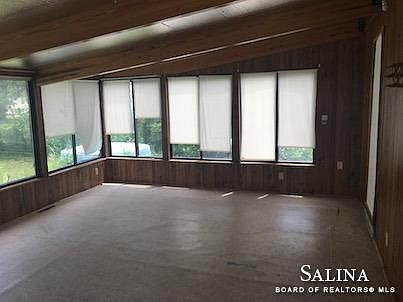 5th image of 847 Seneca Ave