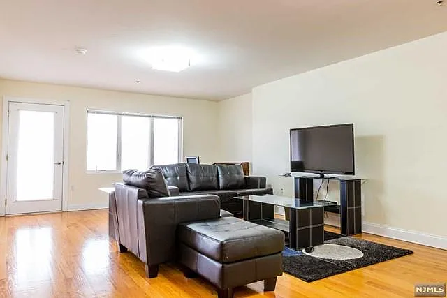 411 E Brinkerhoff Ave #102 — Photo 6