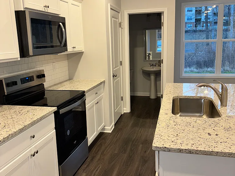395 Collins Industrial Way — Photo 5