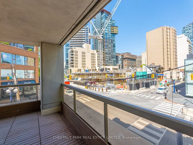 68 Yorkville Ave #202 — Photo 26
