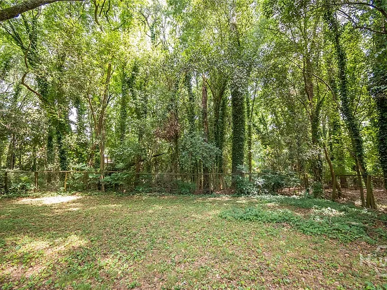 175 Habersham Way — Photo 40