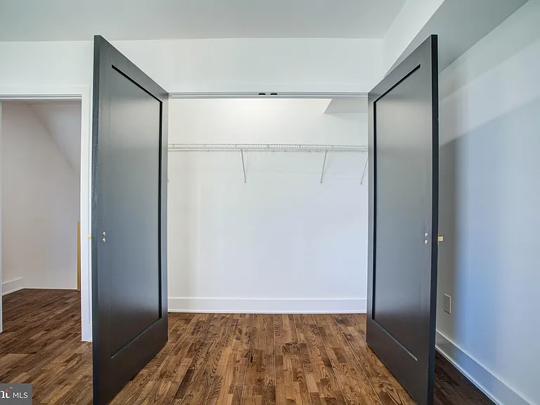 3038 Salmon St — Photo 15