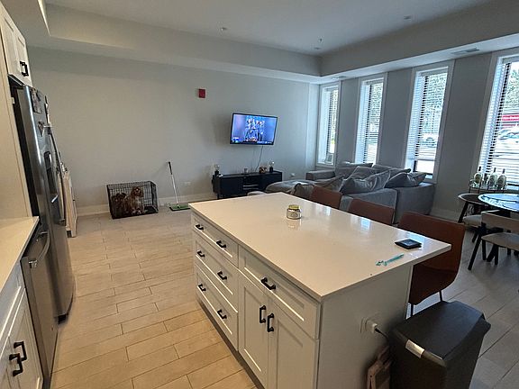 4th image of 6615 N Milwaukee Ave #1
