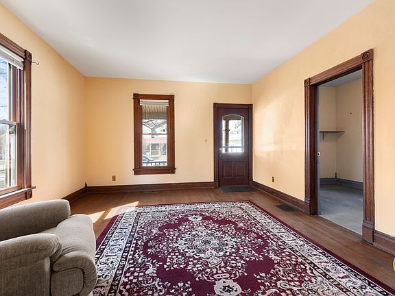 5th image of 22 Elm Ave