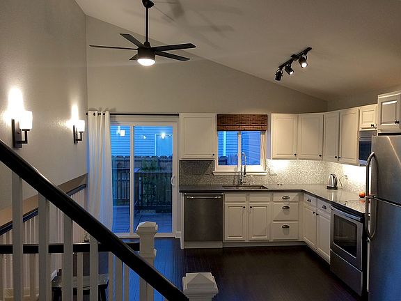 Eat-In Kitchen