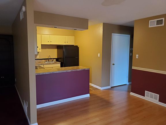 Kitchen and dinette area