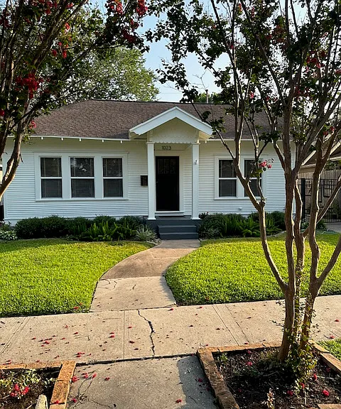 1023 W Gardner St — Photo 1