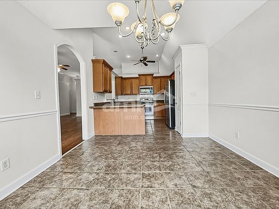 5th image of 410 Vaiden Dr