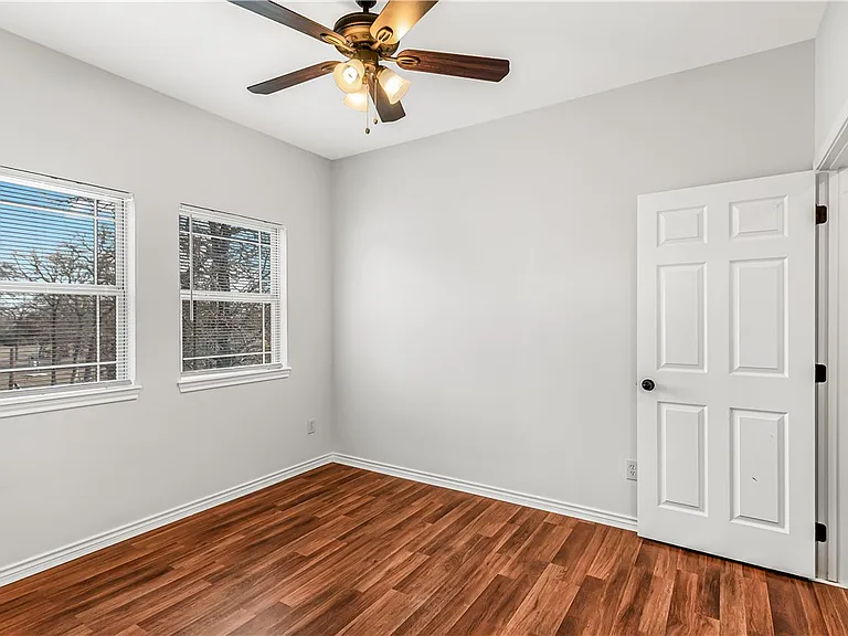 3933 John Sharp Pkwy #A — Photo 24