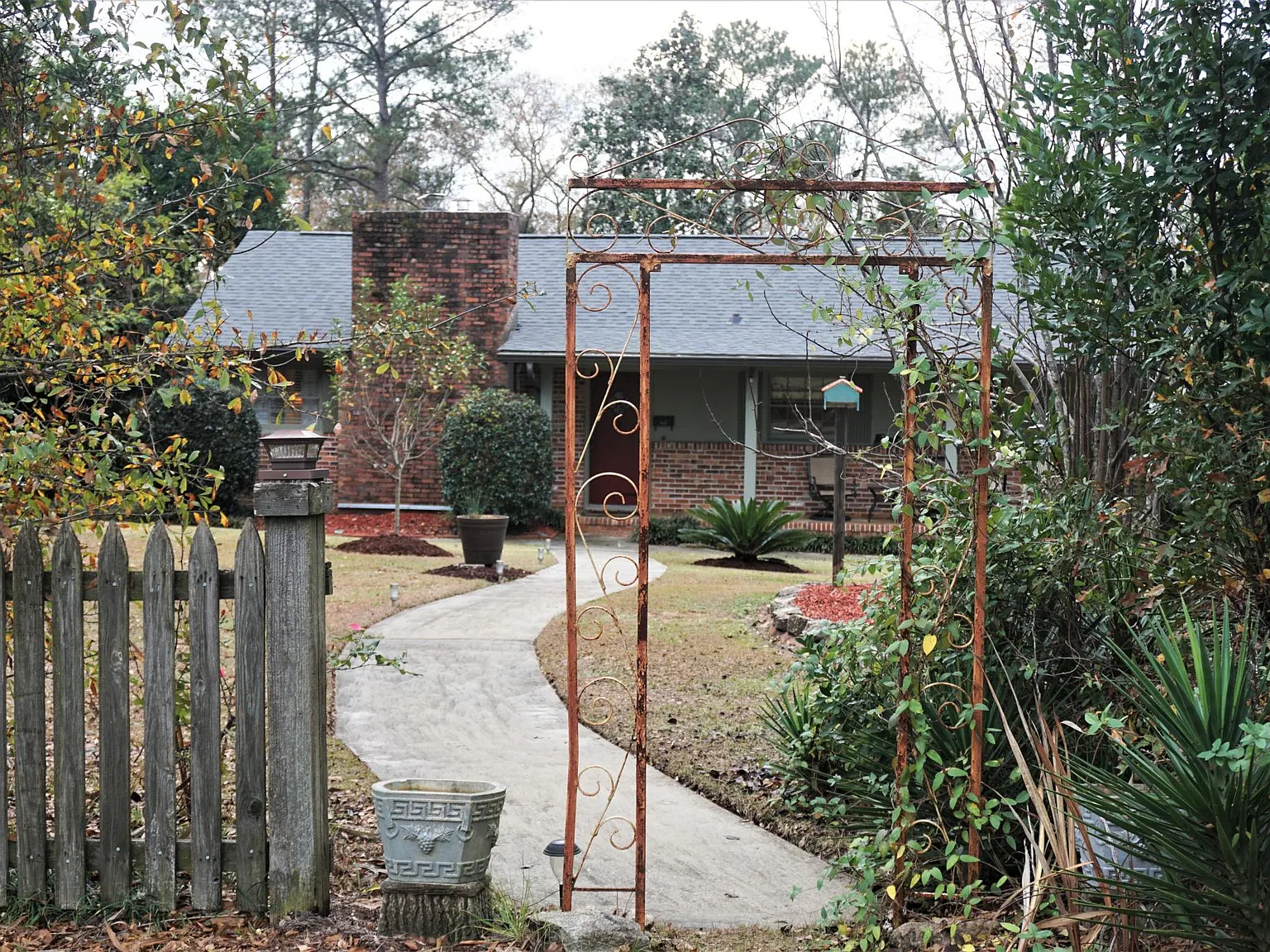 3 bed, 2200 sqft, $1,650 — Photo 3