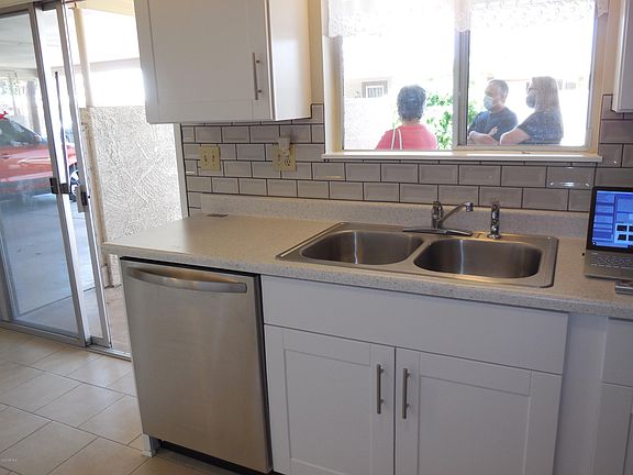 4th image of 10571 W Coggins Dr