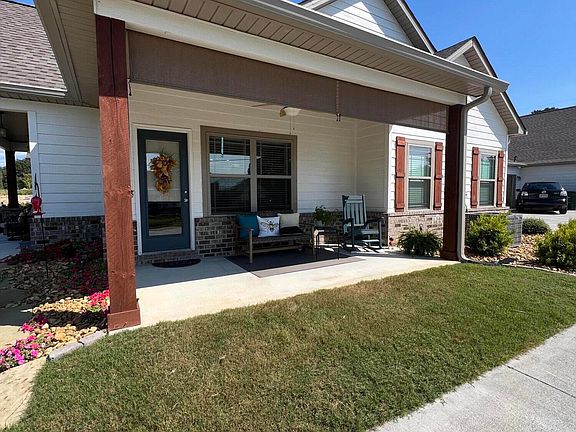 4th image of 6 Maddox Ln