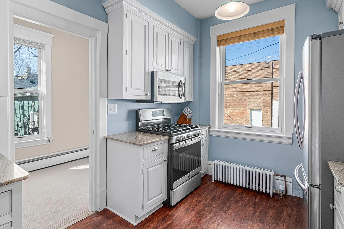 Building Photo - 647 Lincoln Ave #1