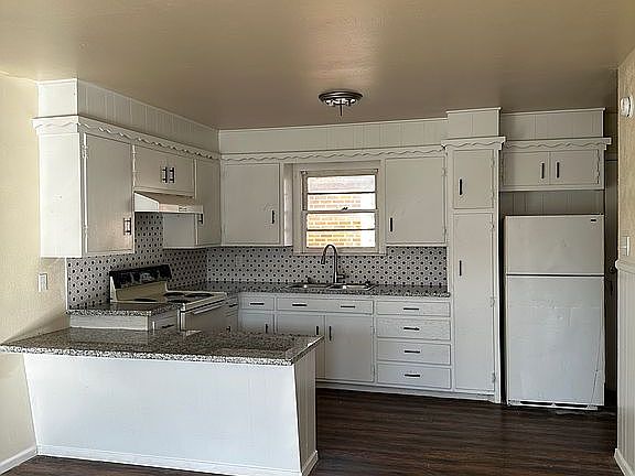 2nd image of 2326 62nd St