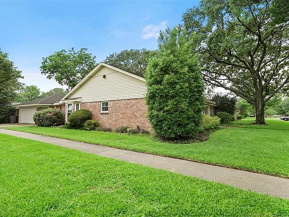 4th image of 22103 Woodrose Dr