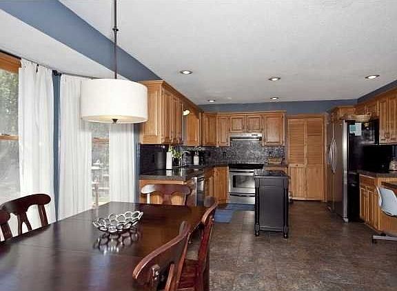 5th image of 2414 N Vinegate Cir