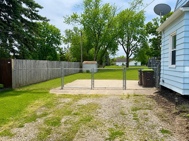 1102 Murray Dr — Photo 21