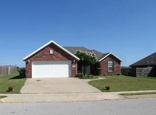 241 Beasley Dr, Centerton, AR 72719