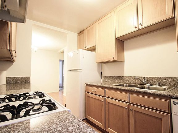 3rd image of 1730 Barry Ave #85kfb03cf