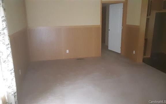 5th image of 1094 Silverbrook Dr