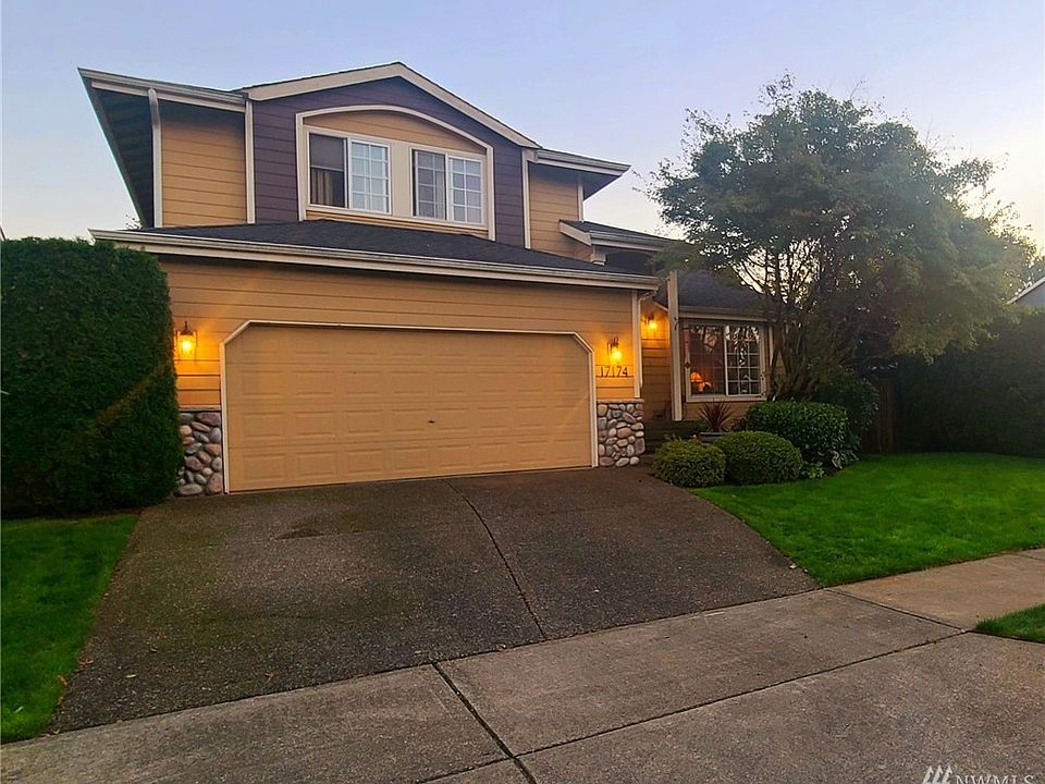 Welcome home to this lovely upgraded and cared for Fryelands home. Yard has been lovingly cared for and invites you in!