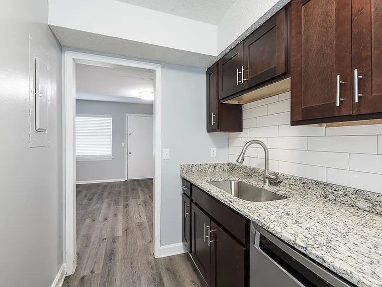 Carolina Breeze Apartments — Photo 20