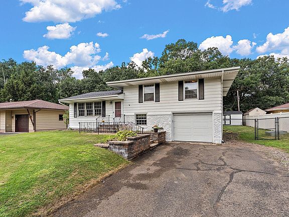3rd image of 200 Rice Creek Blvd NE