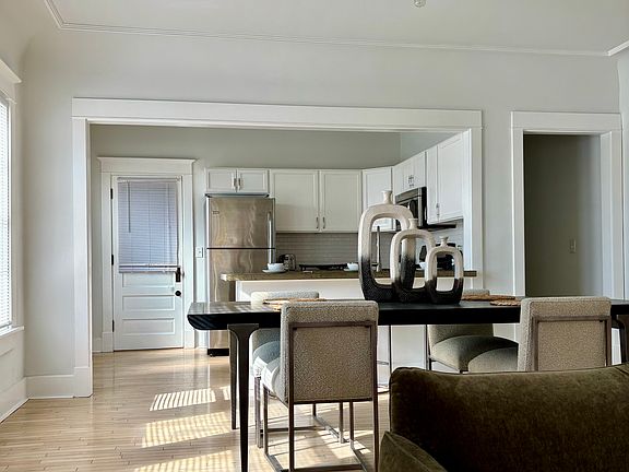 4th image of 3024 N Pennsylvania St APT 1