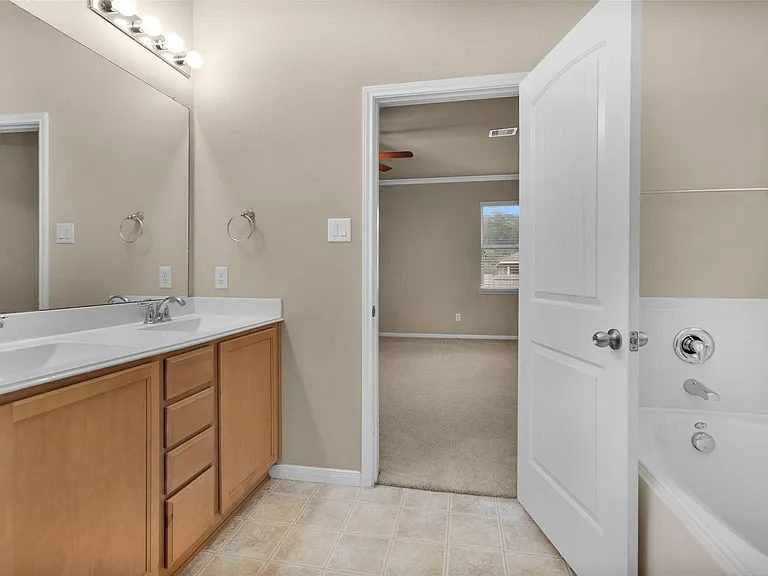 9419 Elliotts Ct — Photo 30