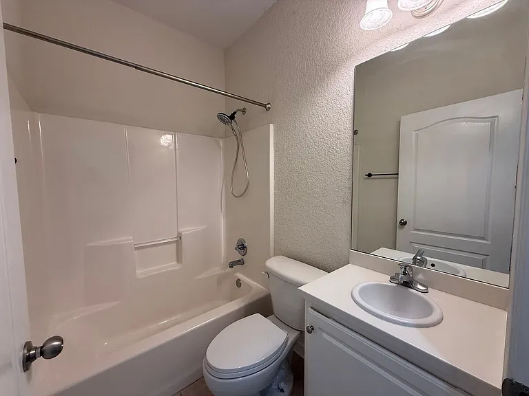 1643 Amarillo Trl — Photo 18