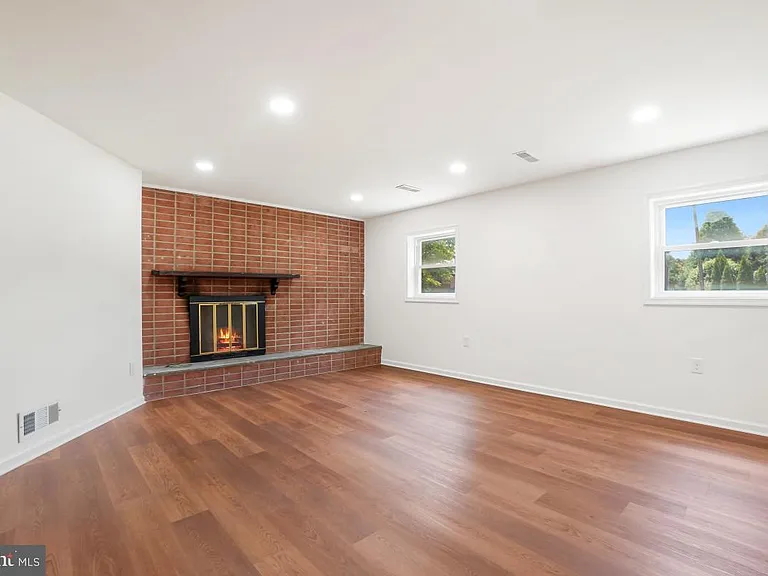 500 Derrydown Ln — Photo 23