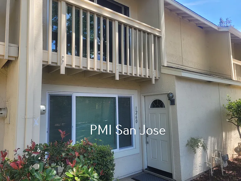 1260 Crescent Ter — Photo 1
