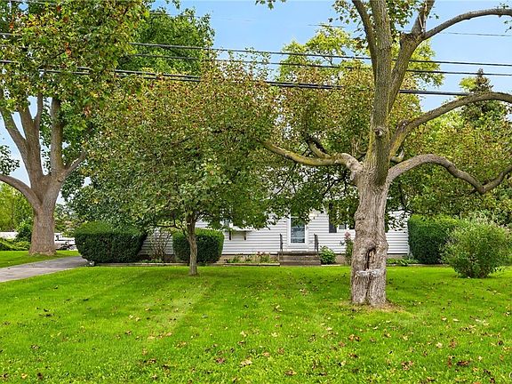 2nd image of 414 Elmgrove Rd