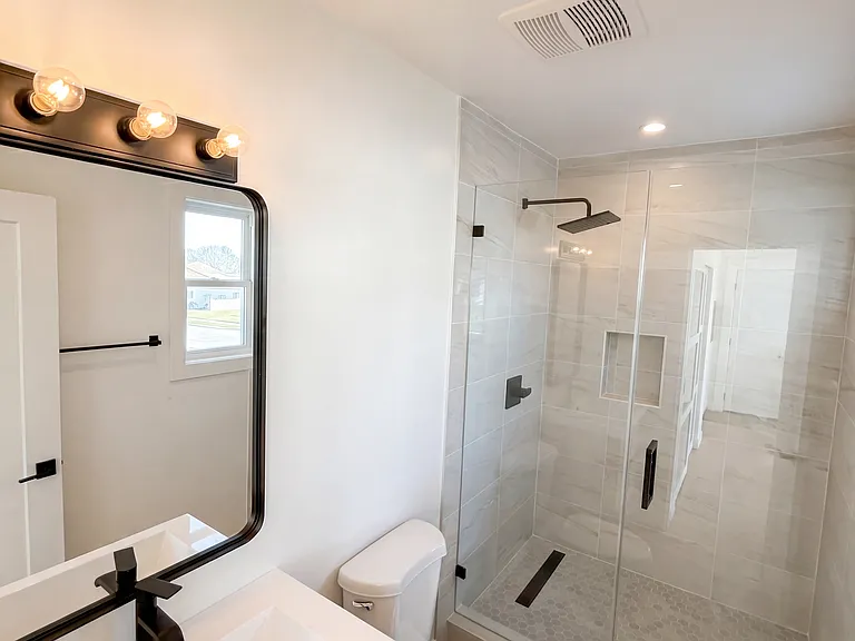 38 Rose Ave #2 — Photo 5