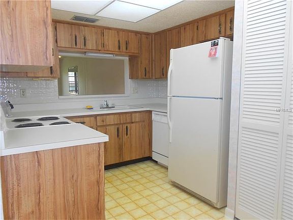 2nd image of 1485 Halsey Dr APT 203