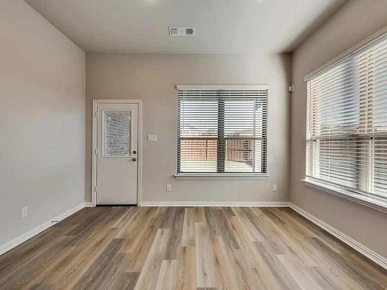 1127 Mesa St — Photo 10