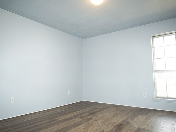 4th image of 720 Salem Dr