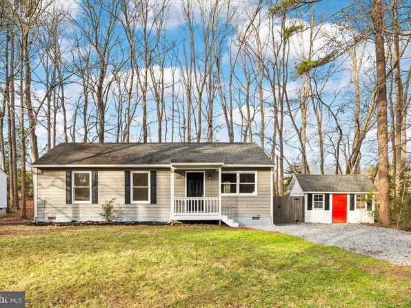 225 American Dr, Ruther Glen, VA 22546