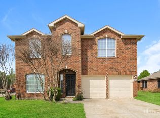 1532 Santos Dr, Denton, TX 76207