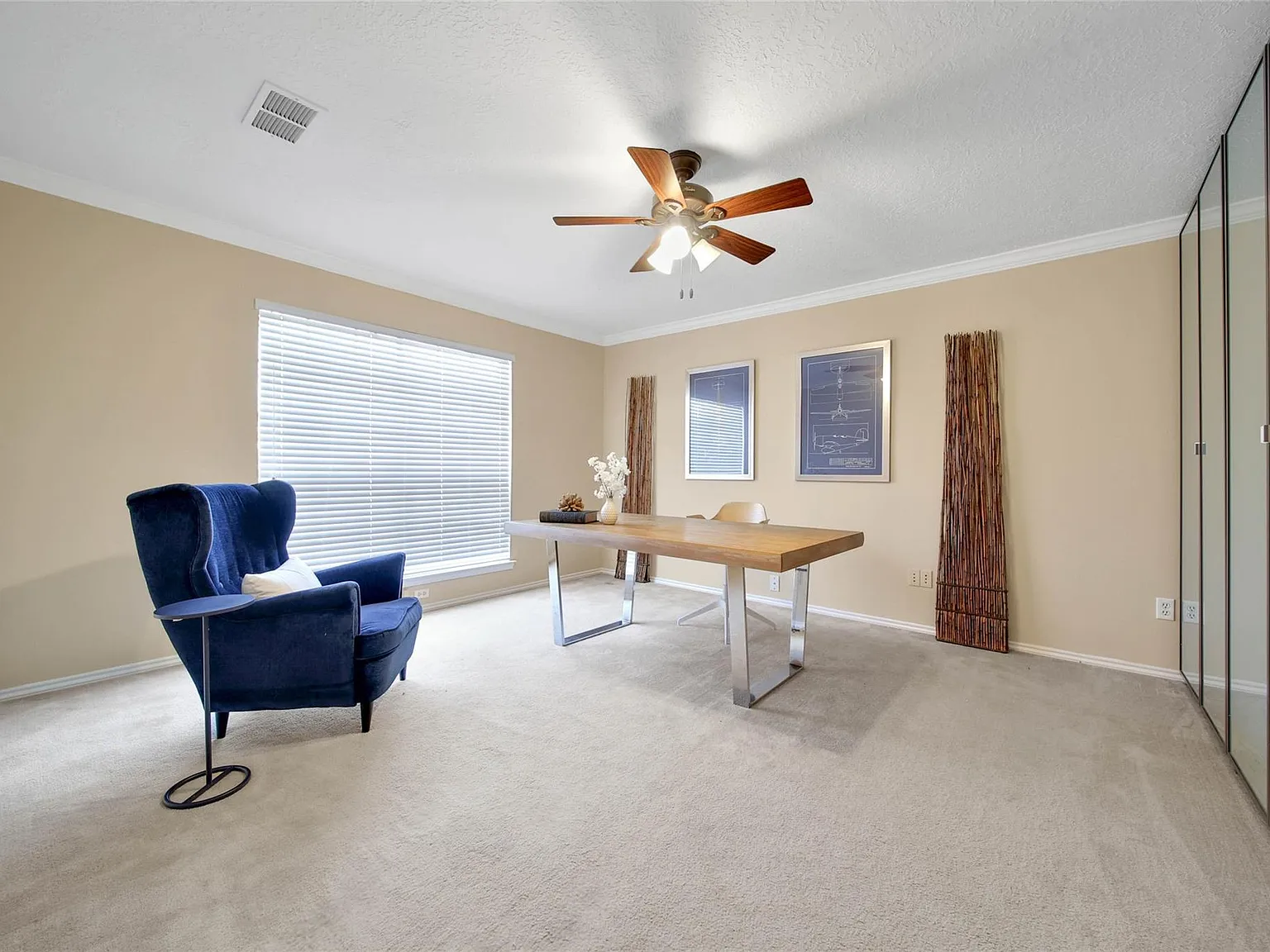 4 bed, 2.5 bath, 3476 sqft, $3,350 — Photo 4