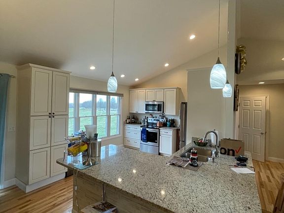 3rd image of 17955 Kelly Bird Dr