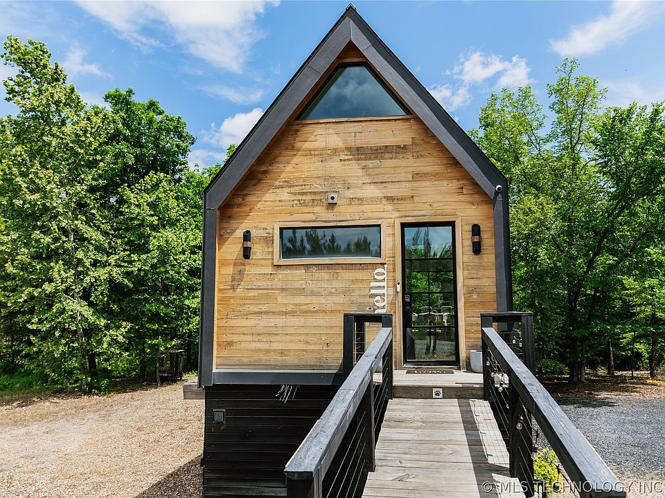 1st image of 207 Lookout Pines Trl