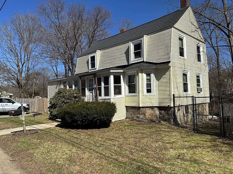 1st image of 129 Commercial St