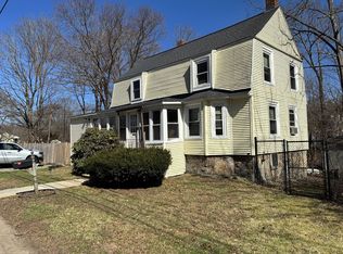 129 Commercial St, Whitman, MA 02382