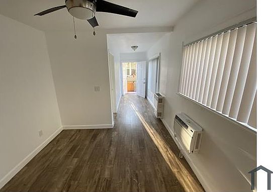 4th image of 621 S Soto St #12