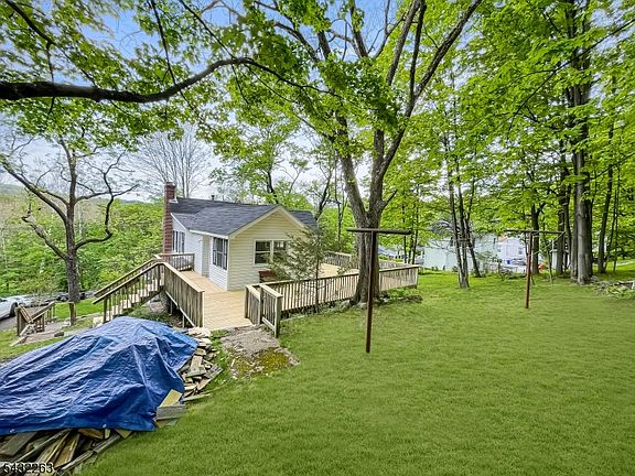 5th image of 270 Macopin Rd