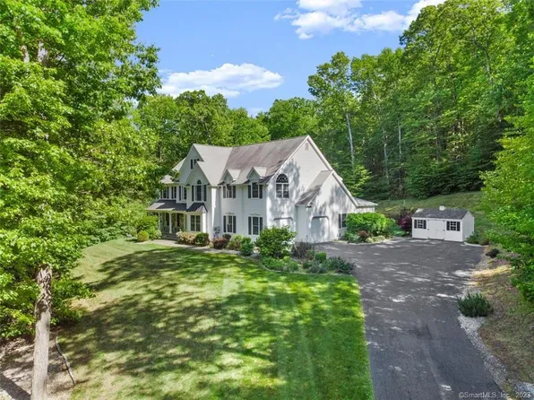 185 Valley Stream Lane, Southbury, CT 06488